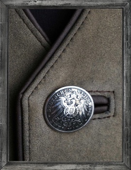 Buckskin with silver button Chamois-tanned buckskin